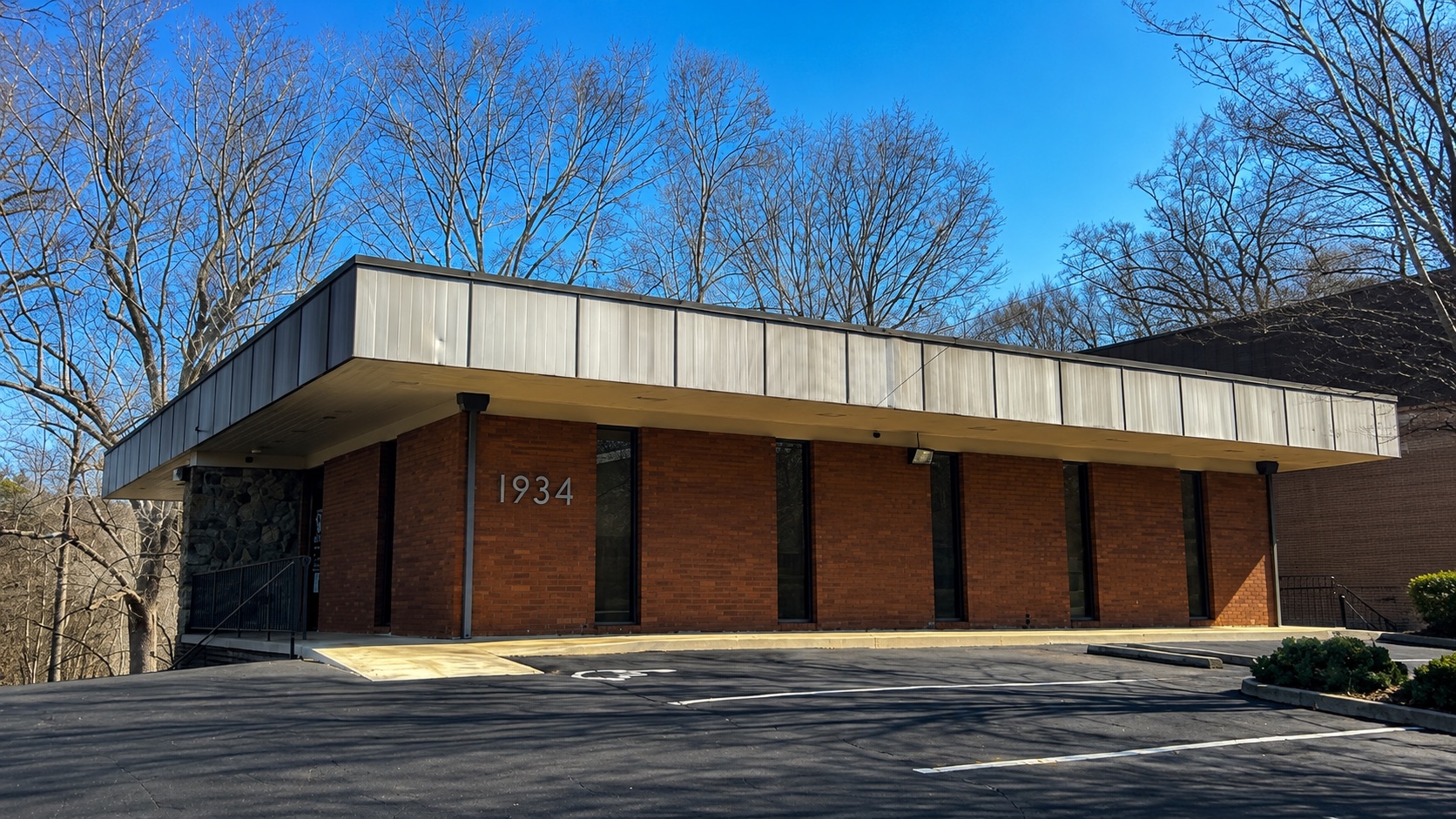 1934 Thomson Drive — the Lynchburg Dentist building exterior